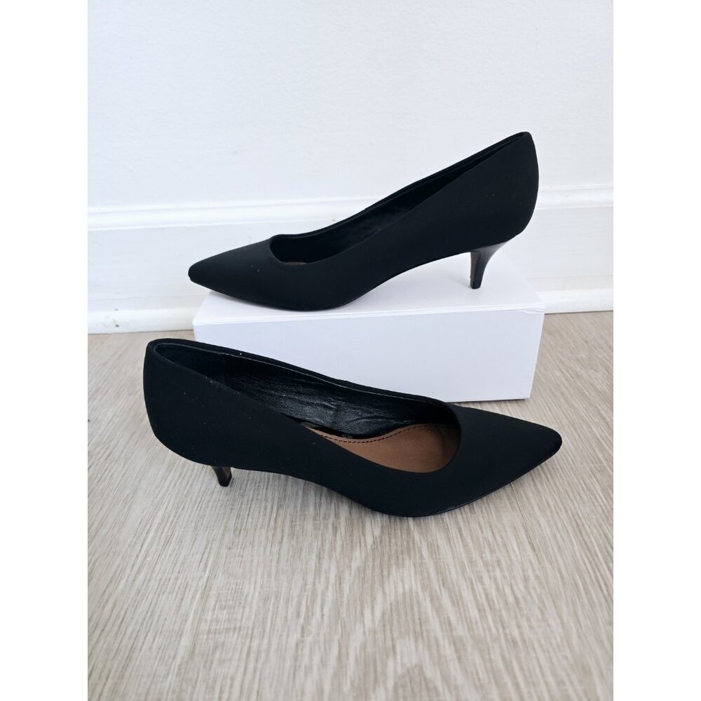 Donald J Pliner Black Pointed Toe Kitten Heel Slip On Womens Shoes 6.5